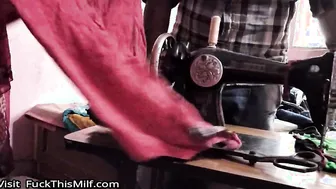Tailor ne bhabhi ka  naap  lete lete bhabhi ko hi chod dala 10