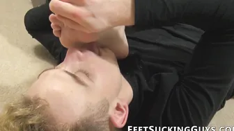 Kinky teens Moonek and Tristan toe suck after hot blowjob