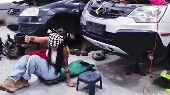 The mechanic Mariana Martix fixes Duncan Saints car and charges him with sex 69