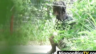 Sexy Japanese preferences peeing while at the same time talking on her telephone