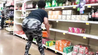 Gray camo huge ass showoff...