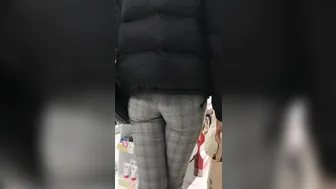 Nice Butt into Ebony and White Tartan