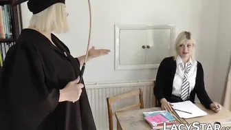 Dyke grandma in stockings cums while her pussy is licked