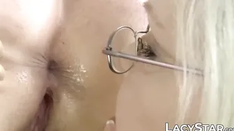 Dyke grandma in stockings cums while her pussy is licked