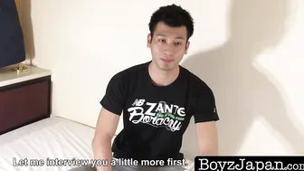 Solo dick wanking and finger ass penetrating with Asian homo