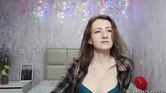 Afghan amateur babe flashes bosom