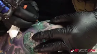 Marie Bossette getting a painful tattoo on her leg