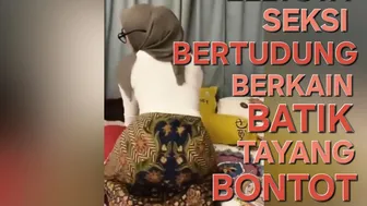Ellysya bertudung berkain batik menyundal di Bigo