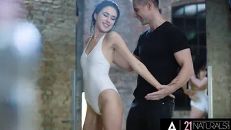 21 NATURALS - Beauty Ballerina Alyssa Bounty Gets Her Tight Butt Fucked
