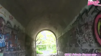 Pedestrian catches couple and fucks in threesome