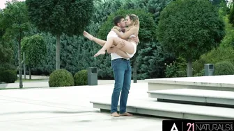 21 NATURALS  Mona Blues Steamy Encounters With Kristof Cale