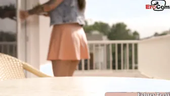 Hot lesbian Wild Vicky seduces her into lesbian sex