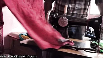 Tailor ne bhabhi ka  naap  lete lete bhabhi ko hi chod dala 13