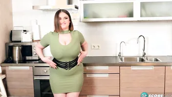 Self Suck porn video – Molly Evans: Paradise Kitchen