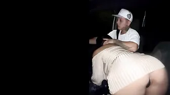 Desconocido se folla a joven de 21 años después de la disco sexo en auto publico 4