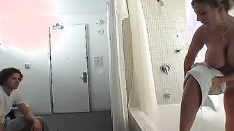 Bad girl Sara Jay fucking in the bathtub with her big ass