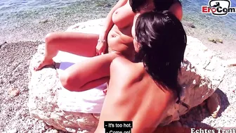Two Latinas in a threesome on the Rosa Rozita beach