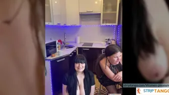Women-pleasures Flirtatious act at stripTango
