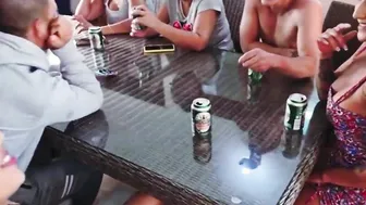 folla a sus hermanastros en medio de una conversación familiar 20