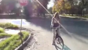 Beauty cunt with mouth blows strangers dick