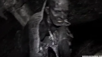 HORROR PORN – Walking Zombies