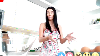 Simon Kitty has been doing naked livestreams for her followers. Todays sexy show is making