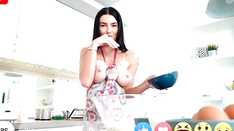 Simon Kitty has been doing naked livestreams for her followers. Todays sexy show is making