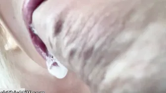The guy finished ahead of time but brought his girlfriend to orgasm after ejaculatio 11