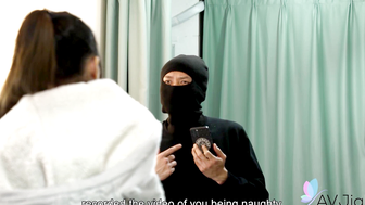 Idol Minnie Gets Blackmailed By Her Manager