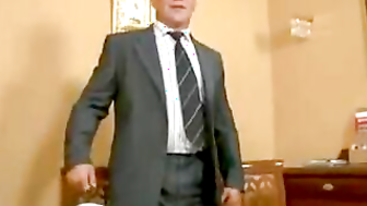 Zwei Brunetten teilen gerne