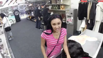 18 Yo sexy pawning fake mink coat fucks owner
