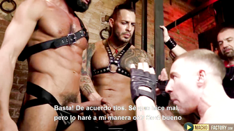 A fugitive is chased by police but some hungry bottoms interfere. - Redada xxx1 (2nd part)