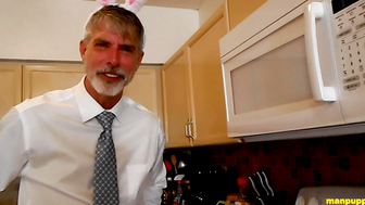 Becomes porn video – Horny Easter Giant - Richard Lennox 2