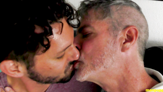 Hot Gay Kissing 36 - Joey Philippe Richard Lennox