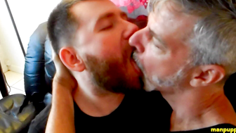 Hot Gay Kissing 29 - Kaleb DeWulf  Richard Lennox