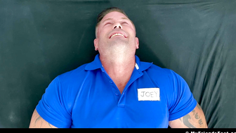 Trainer Joey Tickled - Joey