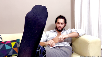 Spy On Nathaniels Feet - Nathaniel