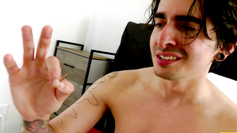 Too porn video – Caught The Giant Jacking Off - Johnny Mercy