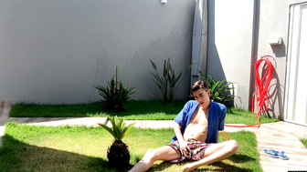 Sun porn video – Stroking In The Sun With Henry - Henry Evans 2