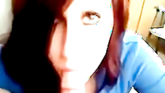 Wilde Brunette lutscht mir den Schwanz leer