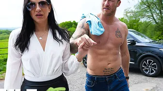 Hot MILF Fucks Hunk GilfAF