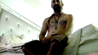 Bisexual Hairy Daddy Squirell Has Some Experience - Squirell and Joe 2