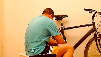 Horny Tomm enjoys jerking off - Tomm
