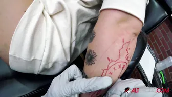 The White twins got tattoos then suck a gigantic cock