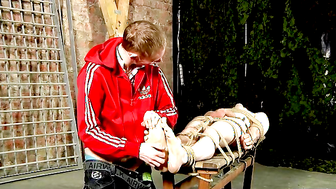 Ashton Loves His Foot Fucking - Edwin Sykes And Ashton Bradley