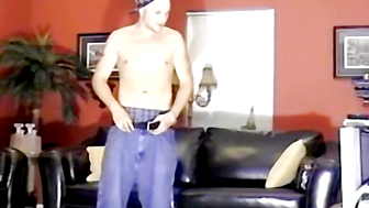 Shoot porn video – Jason Kicks Back With His Cock - Jason