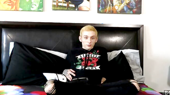 He Likes To Be Dominated - Justin Stone