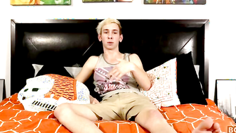 Blond Boy Oliver Just Loves Sex - Oliver Thompson
