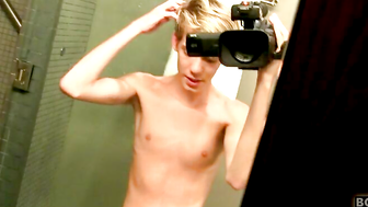 Solo Stroking With Tyler At Home - Tyler Thayer 2