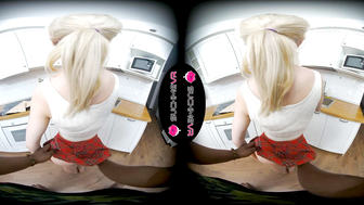 First Interracial Experience Of Busty Petite Doll Pretty Di In VR